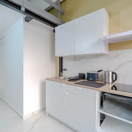 Apartamento Guesthost - Comfortable Crocetta - *