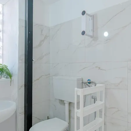 Guesthost - Comfortable Crocetta - Apartamento