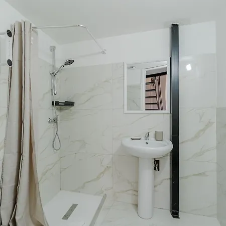 Guesthost - Comfortable Crocetta - Apartamento Turín