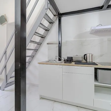 Guesthost - Comfortable Crocetta - Apartamento *