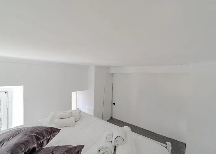 Guesthost - Comfortable Crocetta - Apartament